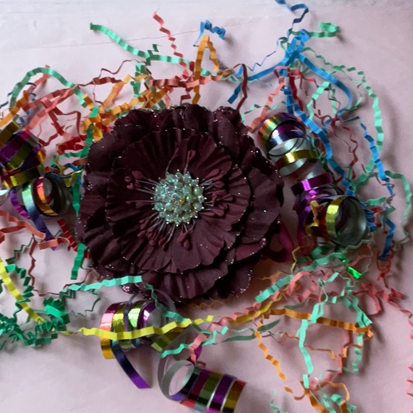 💐 TIEKS BURGUNDY FLOWER 💐 NWOT 💐 - Picture 15 of 16